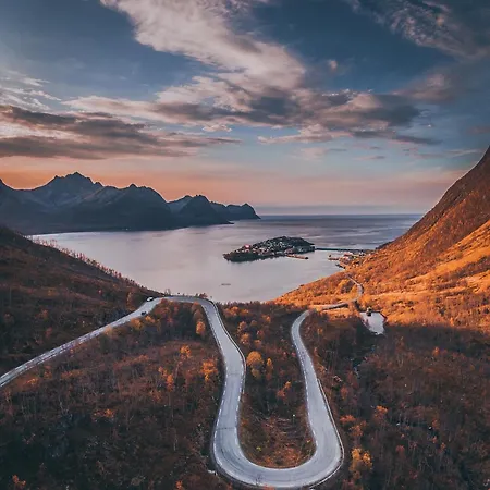 Storm Senja Living - Emil Hansen Tofta
